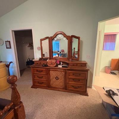 Sale Photo Thumbnail #61: Dresser with mirror