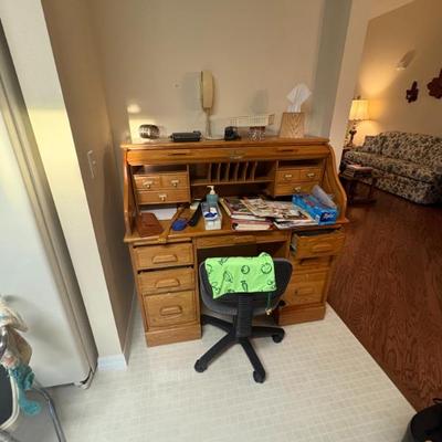 Sale Photo Thumbnail #33: DESK