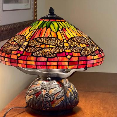 Tiffany Style Dragonfly Table Lamp
