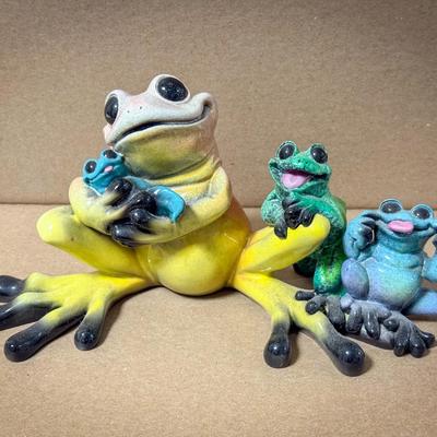Kitty's Critters™️ "Full House" Frog Figure