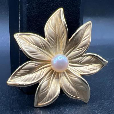 18K Gold Pearl Brooch Stamped 750
