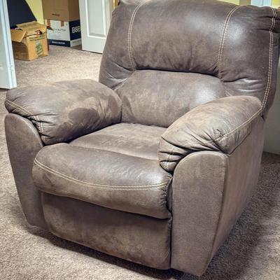 AMAZING Comfy Leather Recliner WOW