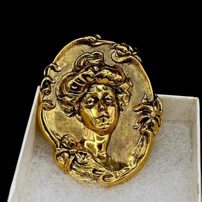 Vintage Metal Cameo Brooch