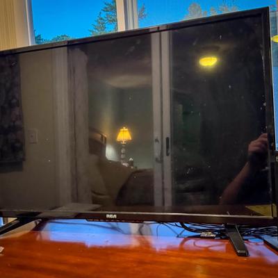RCA RLDEDV3289 32" LED FHD TV/DVD Combo
