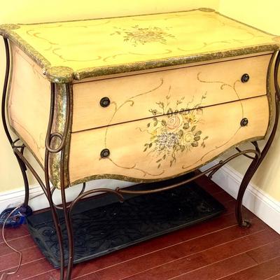 Bombay Chest