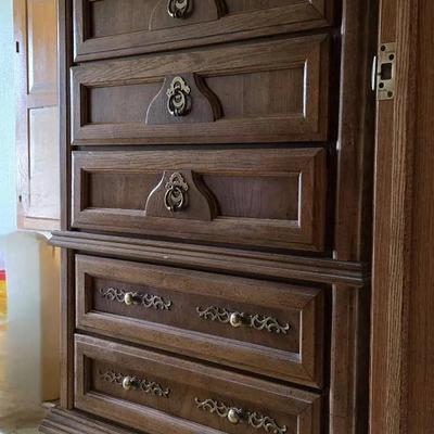 Dresser (LA)