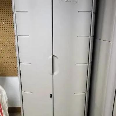 Rubbermaid Storage Shed - Lot 2 (TR)