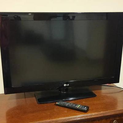 32" LG TV (RR)