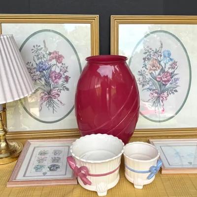 Decor & More - Lot 1 (LR)