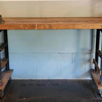 Rolling Workbench w/ Vise (G)