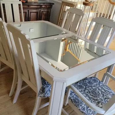 Bassett Dining Table 