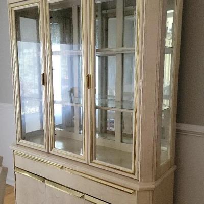 Bassett Furniture China Cabinet