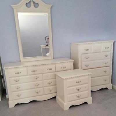 Broyhill Bedroom Furniture. 