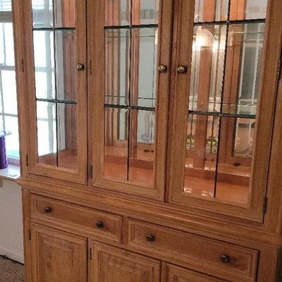 Stanley Furniture China Cabinet 