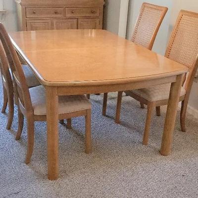 Stanley Furniture Dining Table With 4 Chairs