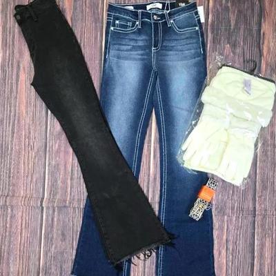 "YMI" and "Risen" Jeans with Accessories 