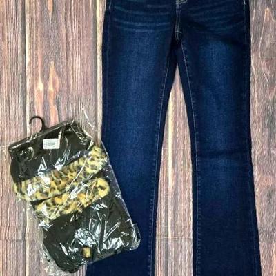 "Vervet Blue" High-rise Jeans with Accessories 