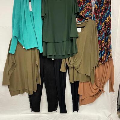 “Crazy Train” “Grace & Emma” “Zenana” and More Plus Size Fashion 