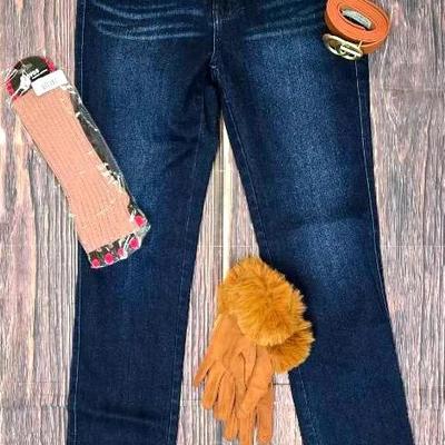 "Bayeas" Mid-rise Jeans with Accessories 