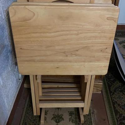 4 Tv Trays in Storage Rack ￼