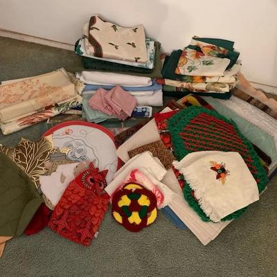 Linens, Place Mats, And Coasters
