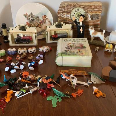 California Raisins, Mr Peanut S&P Shakers And Other Collectibles