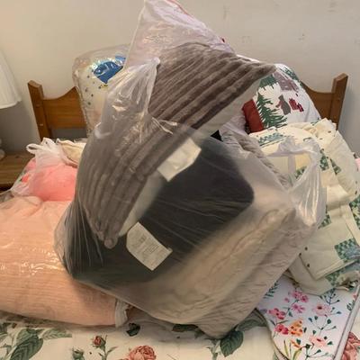 Larg Lot Of Linens, Pillows, Towels