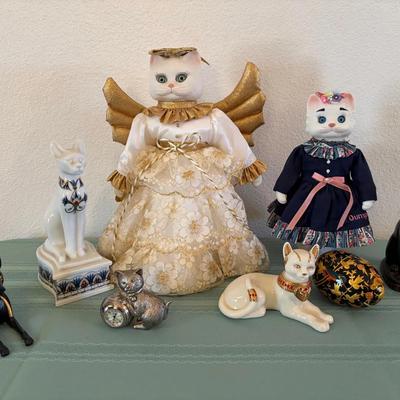 Porcelain Cat Dolls And Cats Collection