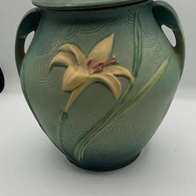 BJ254 Roseville Zephyr Lily Cookie Jar With Lid