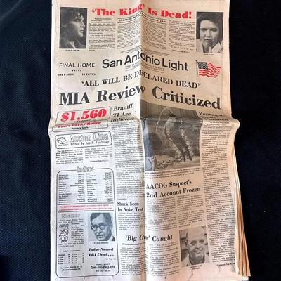 BJ181 The King Is Dead From San Antonio Light Newspaper 
