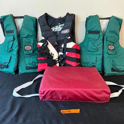 BJ138 3 - Sportsman Life Jackets/Boat Seat