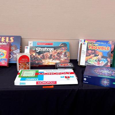 BJ184 Array Of Board Games