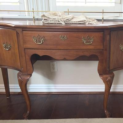 BJ268 THOMASVILLE Queen Anne Oak Sideboard