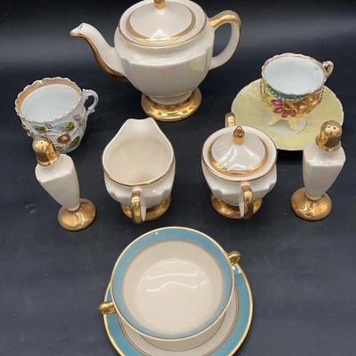 BJ223 CG Warranted 22K Gold lusterware Teapot