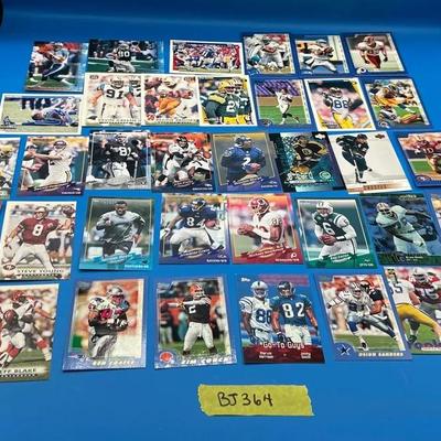 BJ364 A Plethora Of NFL Trading Cards!! Roger Staubach, Elli Manning, Etc.