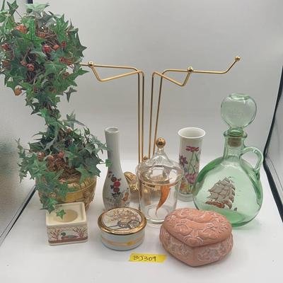 BJ309 Vases, Jewelry Boxes And More