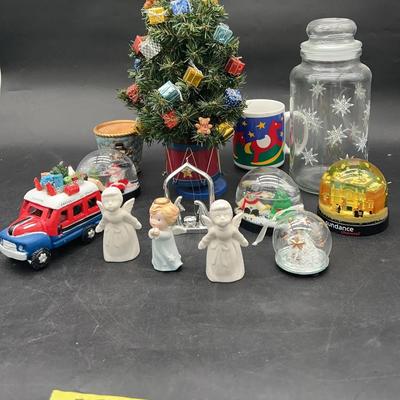 BJ292 Seasons Greetings