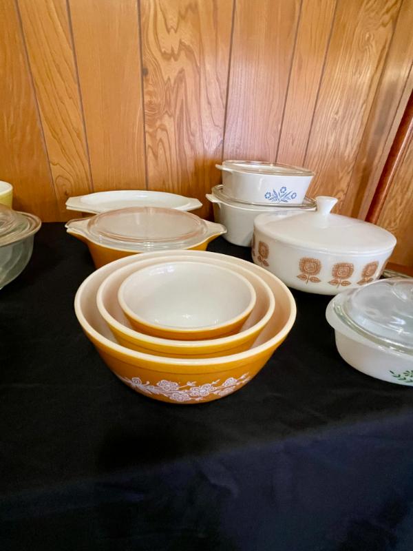 Sale Photo Thumbnail #25: pyrex and Fire King