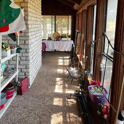 Sale Photo Thumbnail #4: Enclosed Porch-Entryway Clean Out