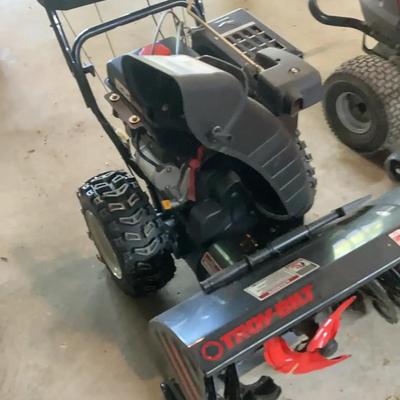 Troy-Bilt Snowblower with 30" deck