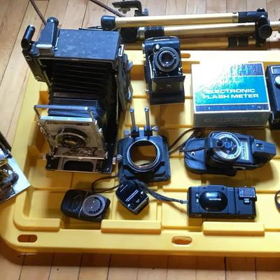 Sale Photo Thumbnail #45: Vintage Camera Lot