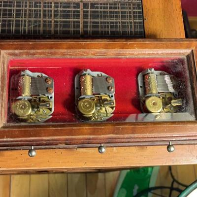 Sale Photo Thumbnail #21: Vintage Music Box