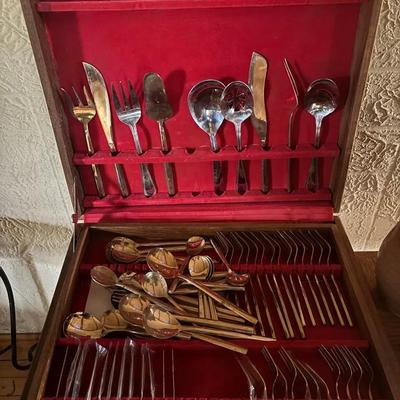 Sale Photo Thumbnail #52: 170 Pieces of Goldplate and Silverplate Flatware