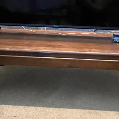 Elegant MCM Lane Walnut Table 50”, Mid-Century