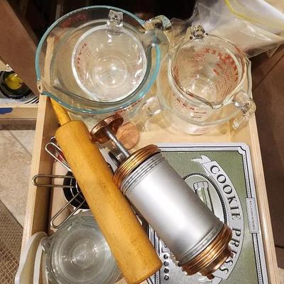 Baker's Delight, Various Baking Tools And Gadgets