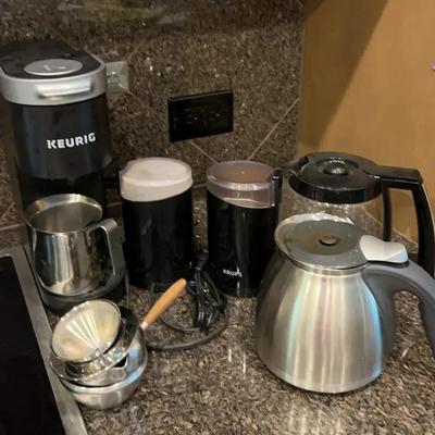 Keurig Coffee Maker & Java Misc Items Included for Grinding & Brewing