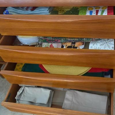 4 Drawers Full Of Placemats, Napkin Rings And Napkins Cloth And Paper - Too Much to List!