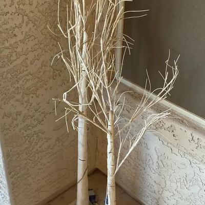 Holiday Ready - Two Festive Planter Pots And Decorative Trees That Light Up 