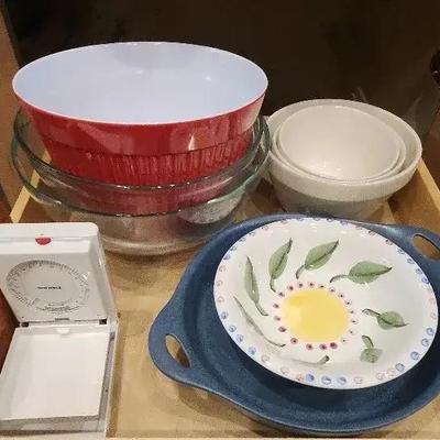 Mixing & Serving Bowls with a Kitchen Scale - Large Red Bowl