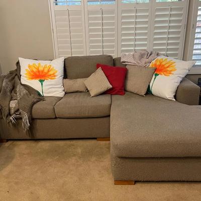 Light Brown Fabric L-Shaped Couch with 6 Throw Pillows & 2 Throws